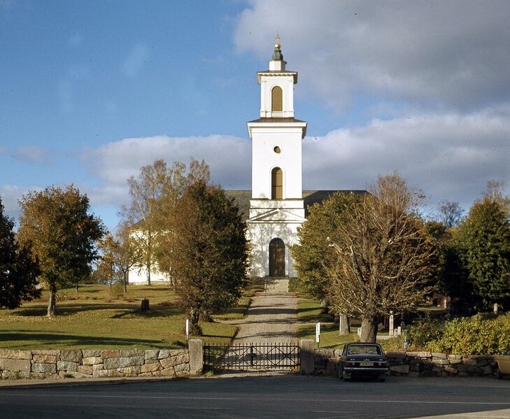 Fil:Dalsland-Tösse-Tösse kyrka 1979.jpg