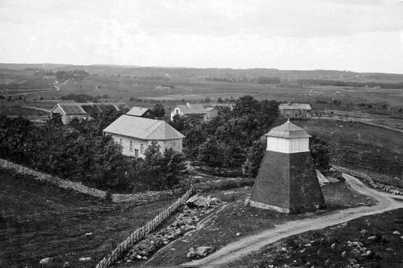 Fil:Dalsland-Järbo-kyrka-klocktorn.jpg