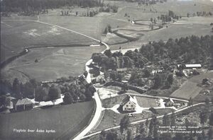 Östergötland-Åsbo-Åsbo kyrka-Flygfoto-1939.jpg