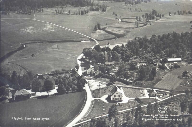 Fil:Östergötland-Åsbo-Åsbo kyrka-Flygfoto-1939.jpg