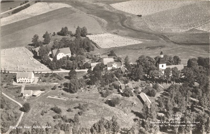 Fil:Östergötland-Åsbo-Åsbo kyrka-Flygfoto-1946.jpg