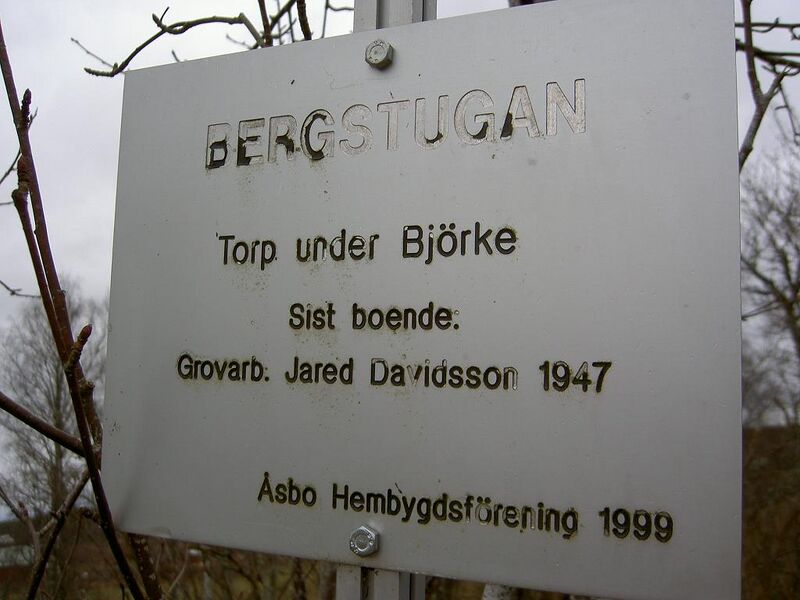 Fil:Östergötland-Åsbo-Bergstugan (Björke) torpmärkning.jpg