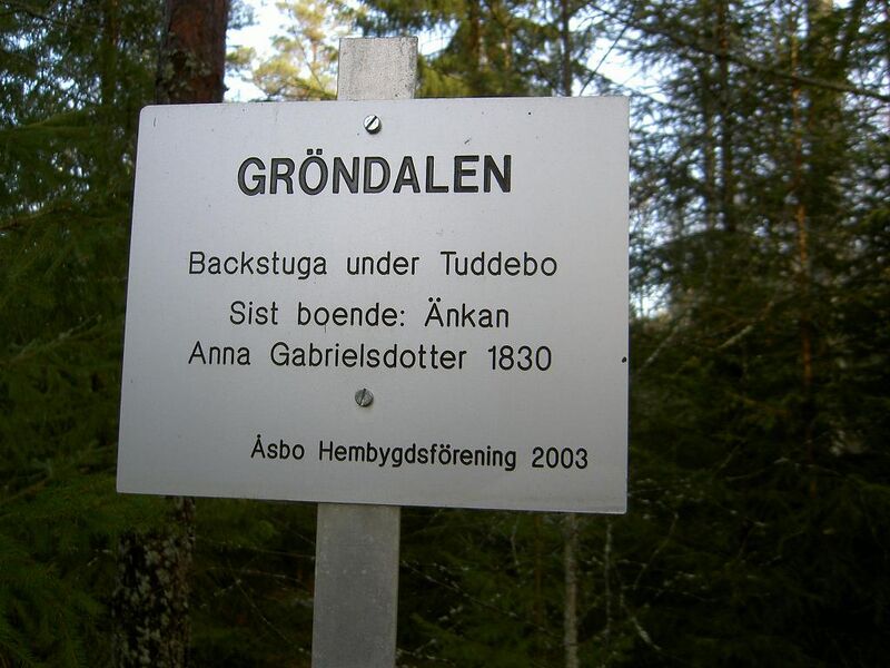 Fil:Östergötland-Åsbo-Gröndalen (Tuddebo) torpmärkning.jpg