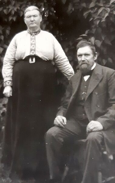 Fil:Östergötland-Åsbo-Häggebo Gustafsson och Carlsdotter.jpg