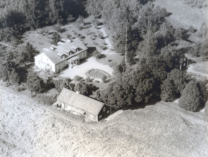 Fil:Östergötland-Åsbo-Ingemarstorp-Flygfoto-1955.jpg