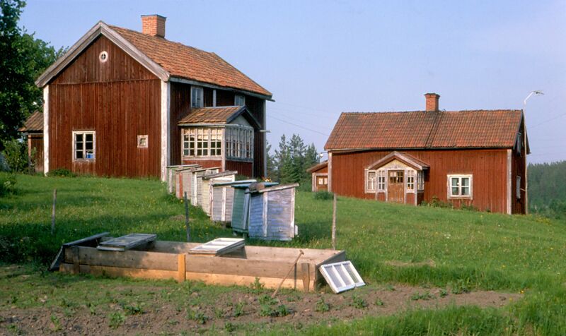 Fil:Östergötland-Åsbo-Lindhult Östergård.jpg