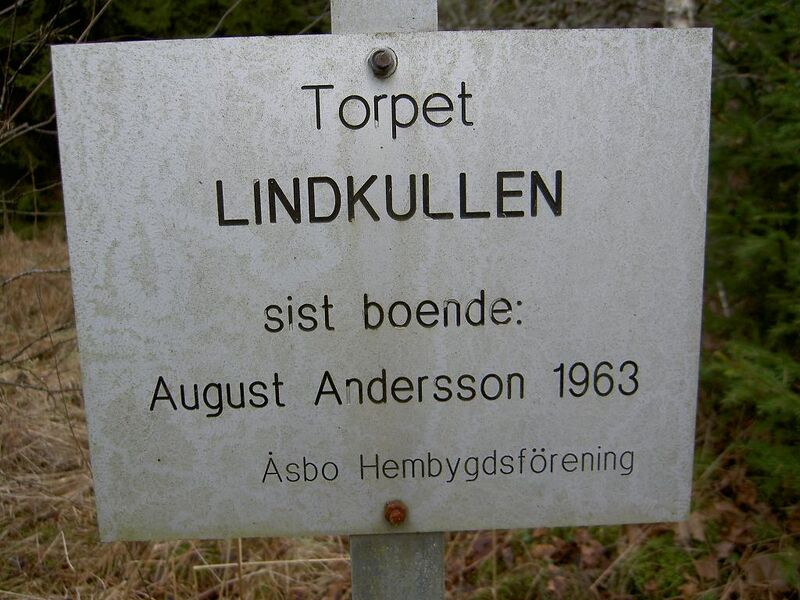 Fil:Östergötland-Åsbo-Lindkullen torpmärkning.jpg