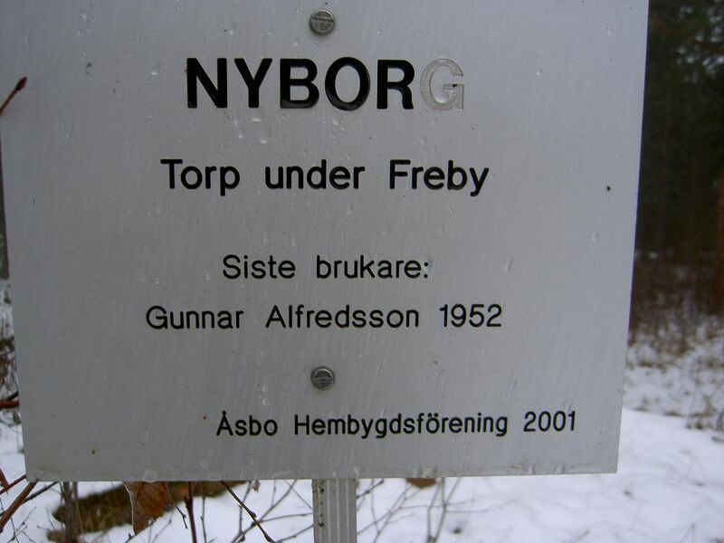 Fil:Östergötland-Åsbo-Nyborg (Freby) torpmärkning.jpg