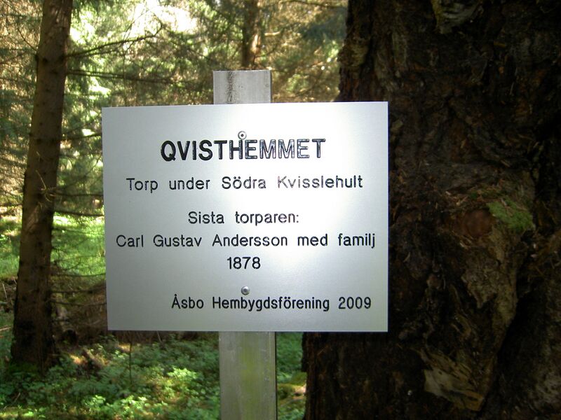 Fil:Östergötland-Åsbo-Qvisthemmet (Södra Kvisslehult) torpmärkning.jpg