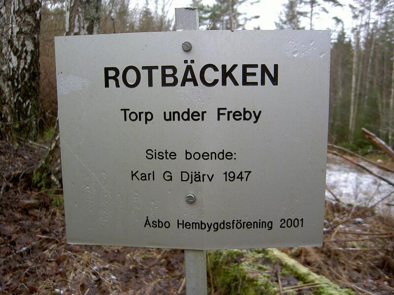 Fil:Östergötland-Åsbo-Rotbäcken (Näsby) torpmärkning.jpg