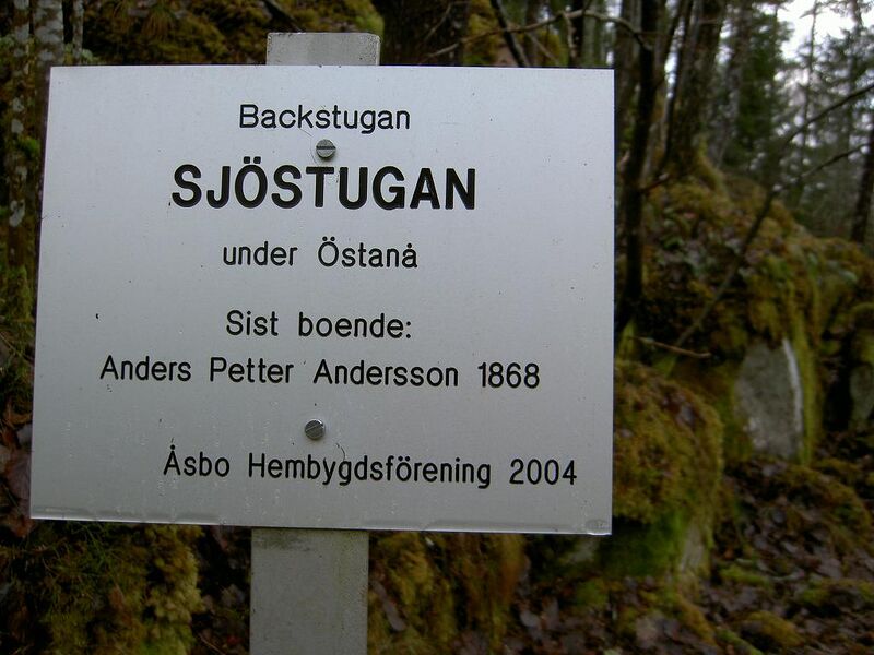 Fil:Östergötland-Åsbo-Sjöstugan (Östanå) torpmärkning.jpg