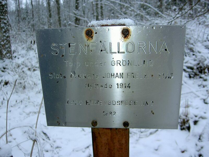 Fil:Östergötland-Åsbo-Stenfällorna torpmärkning.jpg