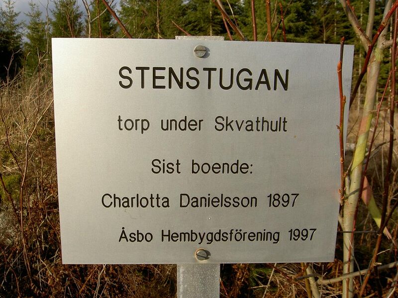 Fil:Östergötland-Åsbo-Stenstugan (Skvathult) torpmärkning.jpg