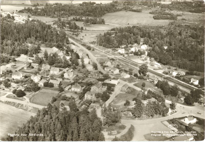 Fil:Östergötland-Åsbo-Strålsnäs-Flygfoto-1964.jpg