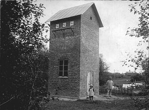 Östergötland-Åsbo-Strålsnäs Elförenings transformator.jpg