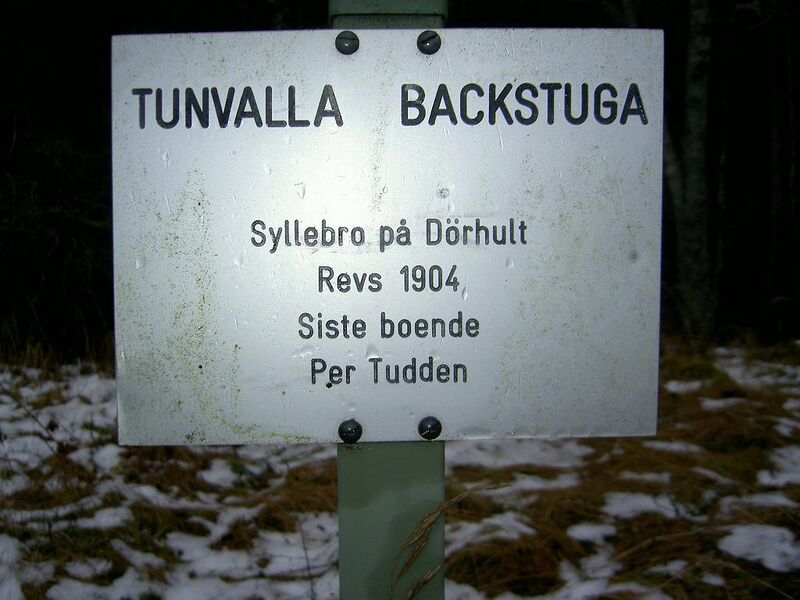 Fil:Östergötland-Åsbo-Tunvalla (Dörhult) torpmärkning.jpg