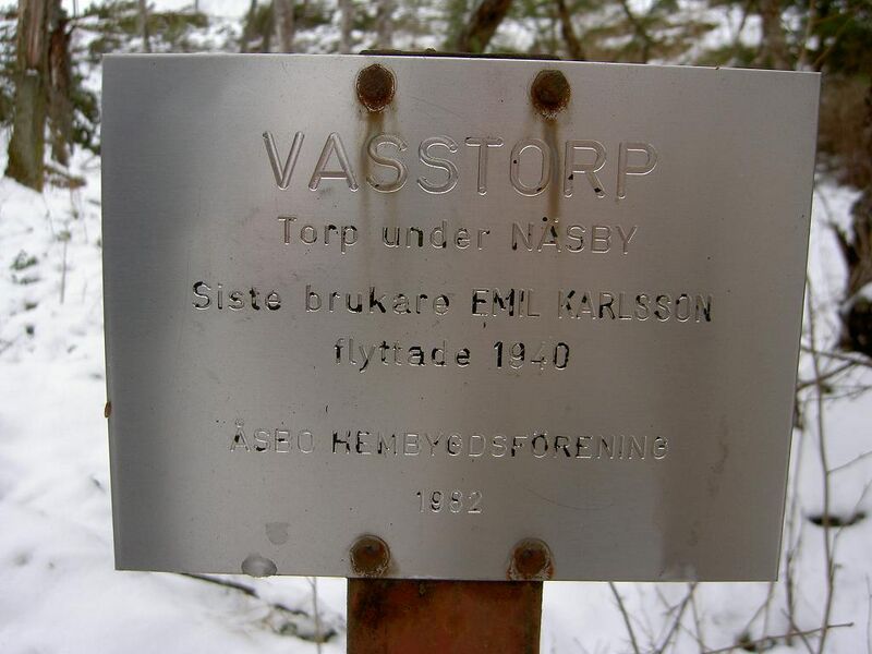 Fil:Östergötland-Åsbo-Vasstorp (Näsby)-torpmärkning.jpg