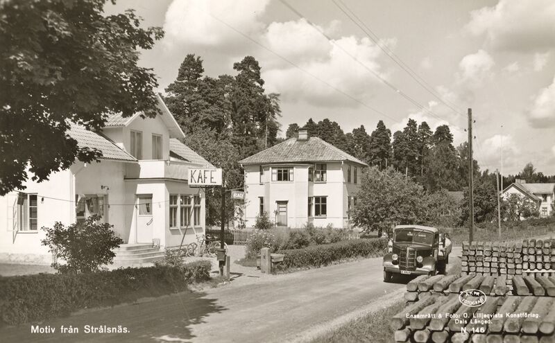 Fil:Östergötland-Åsbo Nystrands Kafé i Strålsnäs 1954.jpg