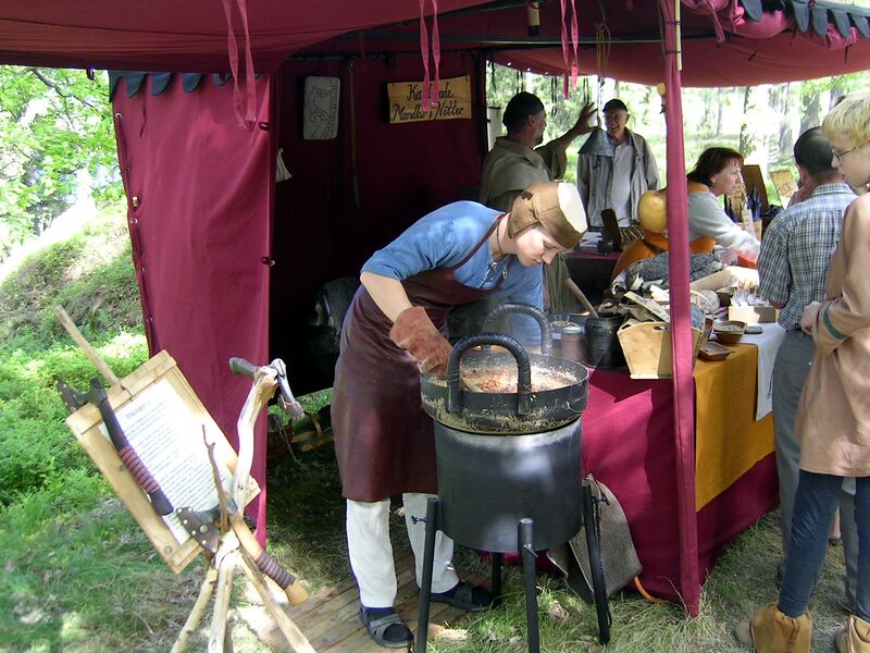 Fil:Dalaborg 700 år 6 juni 2004-22.jpg