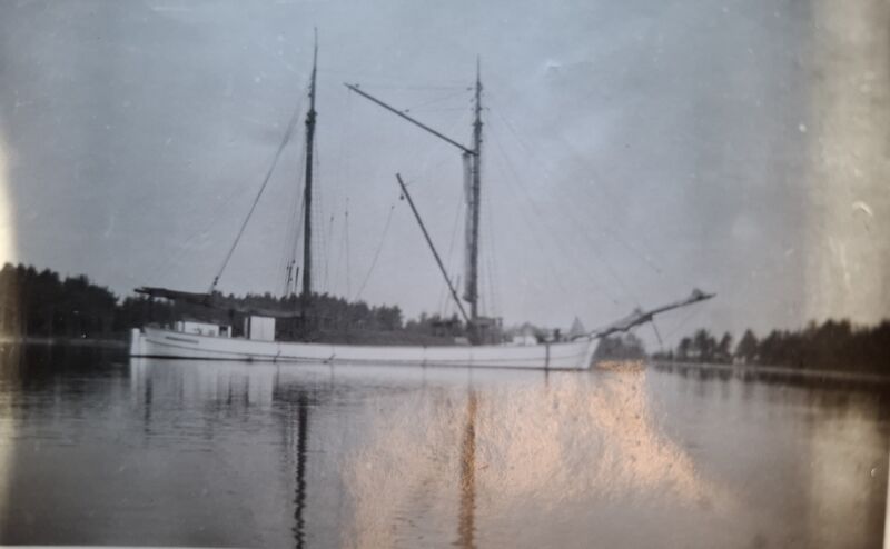 Fil:Dalsland-Ånimskog-Båten Lars på vingenshamn.jpg