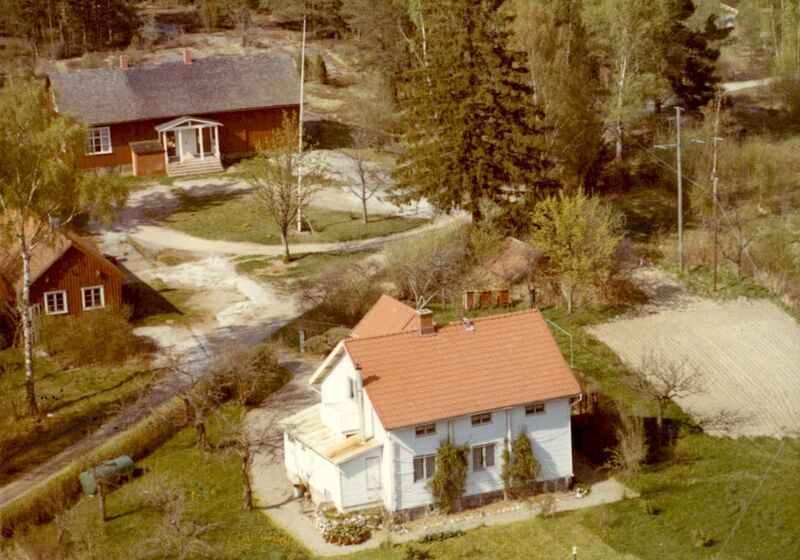 Fil:Dalsland-Ånimskog-Lärarbostaden-och-Årbols-skola 1932.jpg