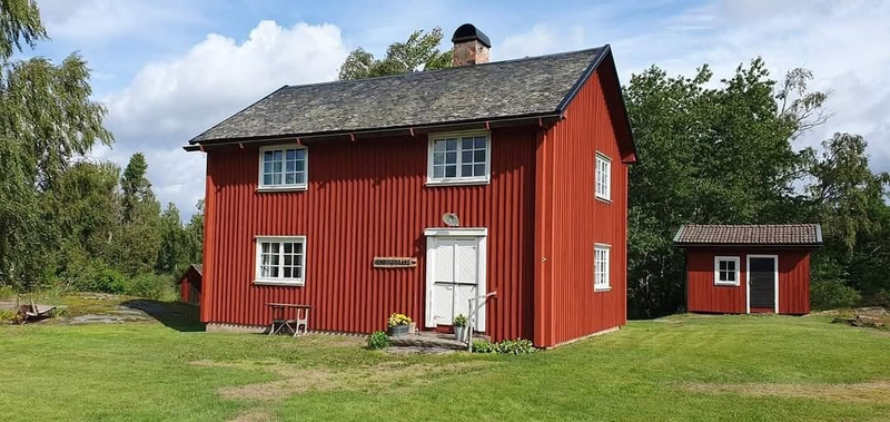 Fil:Dalsland-Ånimskog-Lilla Mossen Hembygdsstuga.png