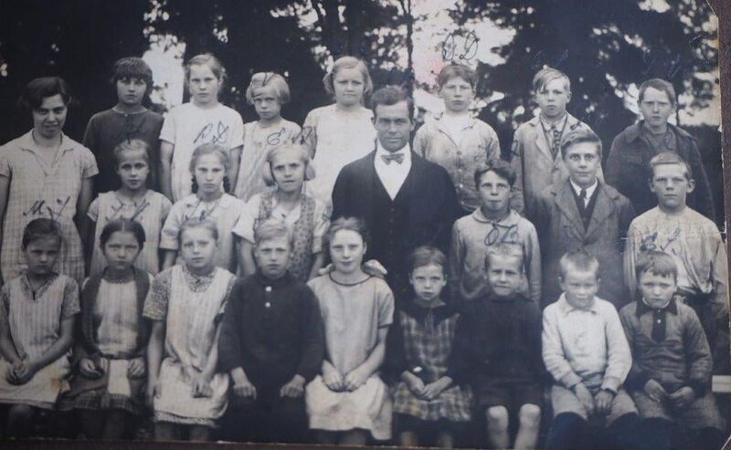 Fil:Dalsland-Mo-Låbyns skola 1928.jpg