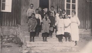 Foto #0009 Okänd plats, kan vara Årbols skola?