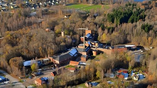 Foto från drönare över fabriken