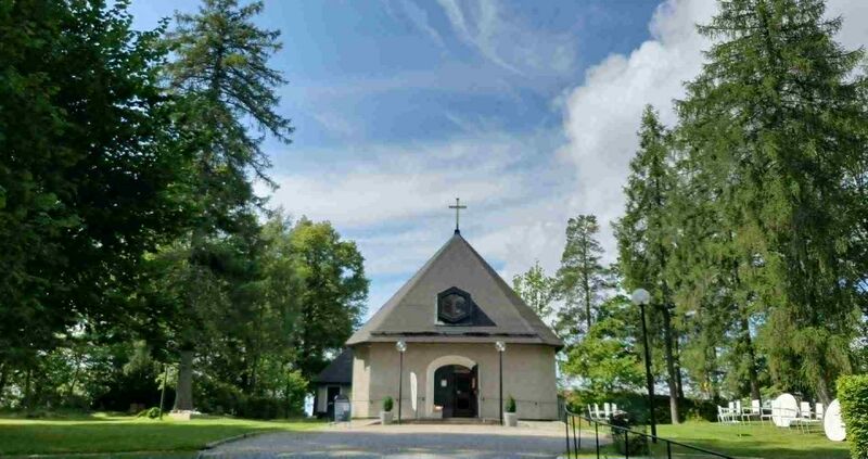 Fil:Tullinge kyrka.jpg